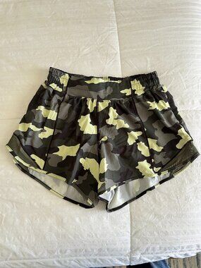 Lululemon Hotty Hot Shorts in Heritage 365 Camo Crispin Green